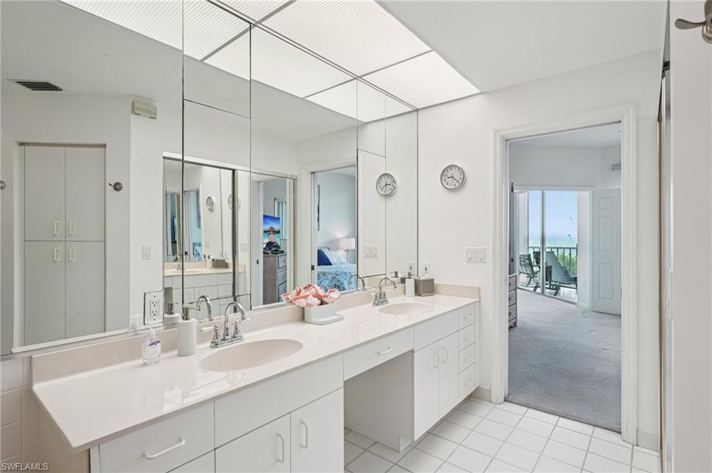 BAREFOOT BEACH CLUB - Residential