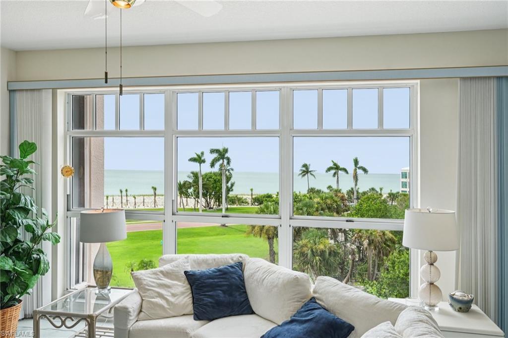 BAREFOOT BEACH CLUB - Residential