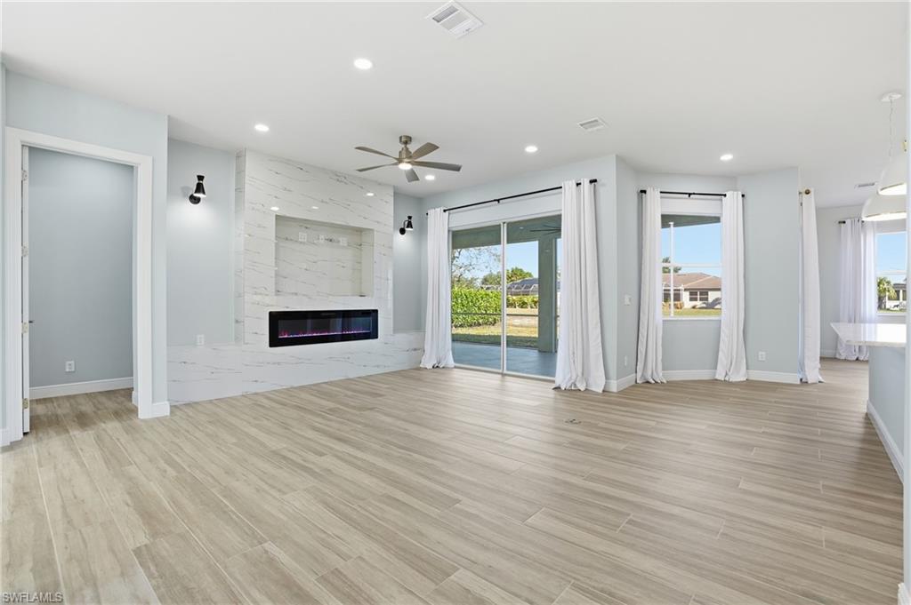 WATERWAYS OF NAPLES - Residential