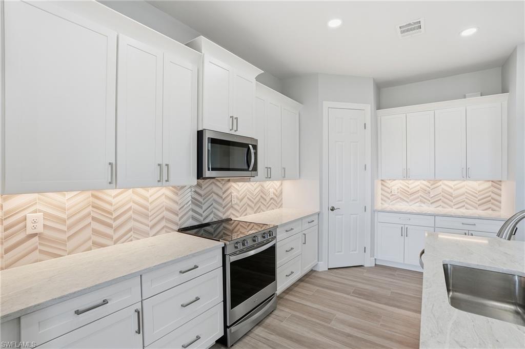 WATERWAYS OF NAPLES - Residential