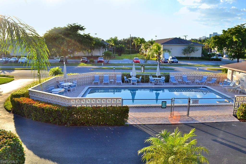 NAPLES SUNRISE - Residential