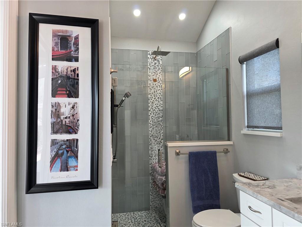 RIVERBEND MOTORCOACH RESORT - Land