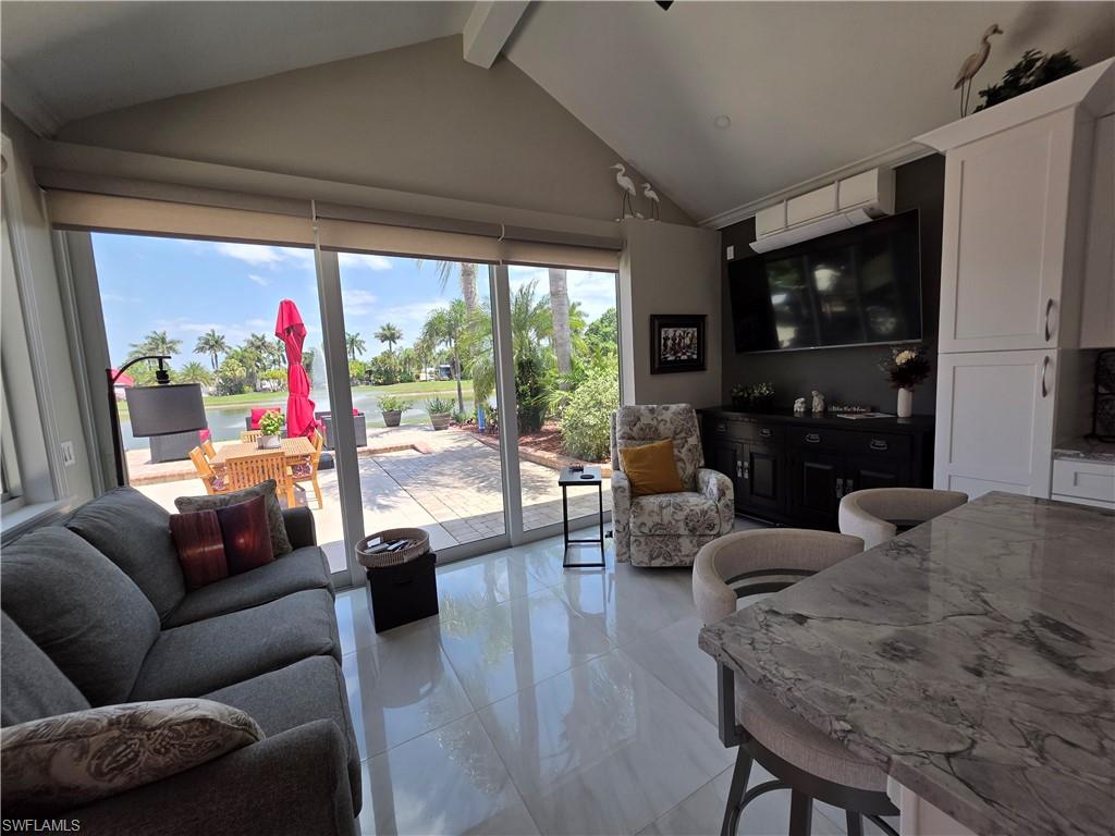 RIVERBEND MOTORCOACH RESORT - Land