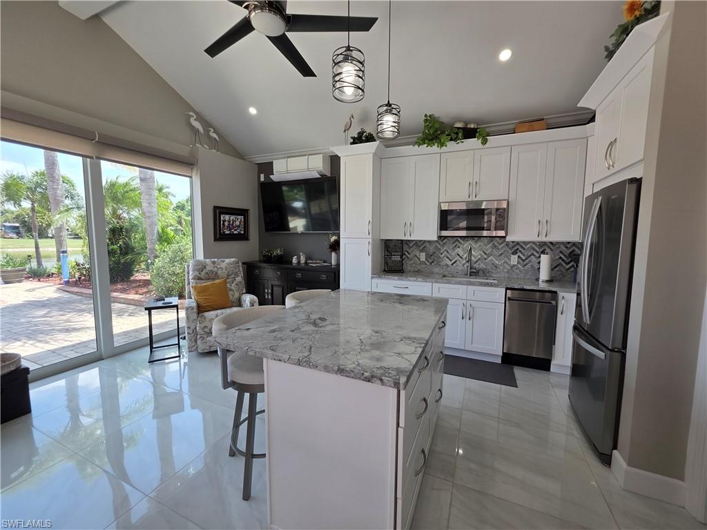 RIVERBEND MOTORCOACH RESORT - Land