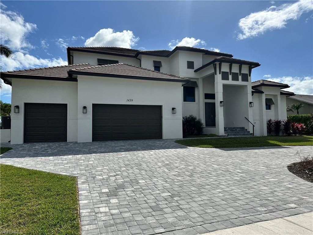 Photo of 654 Bamboo CT, MARCO ISLAND, FL 34145 (MLS # 225083069)