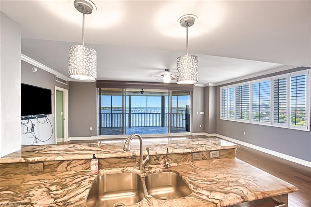 HIGH POINT PLACE - Residential