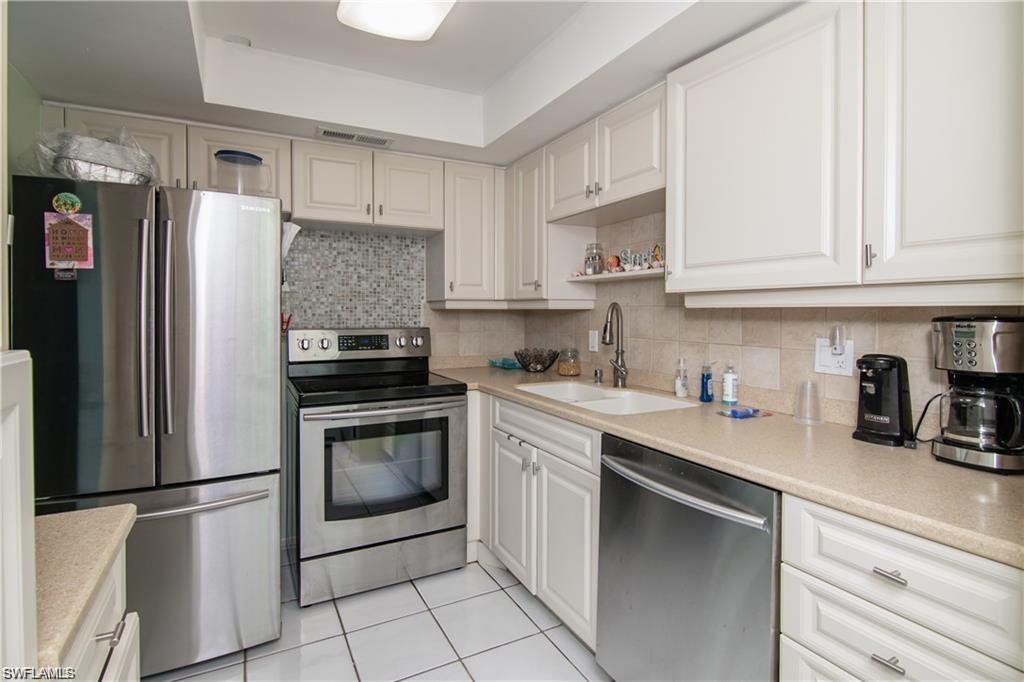 SORRENTO VILLAS - Residential Lease