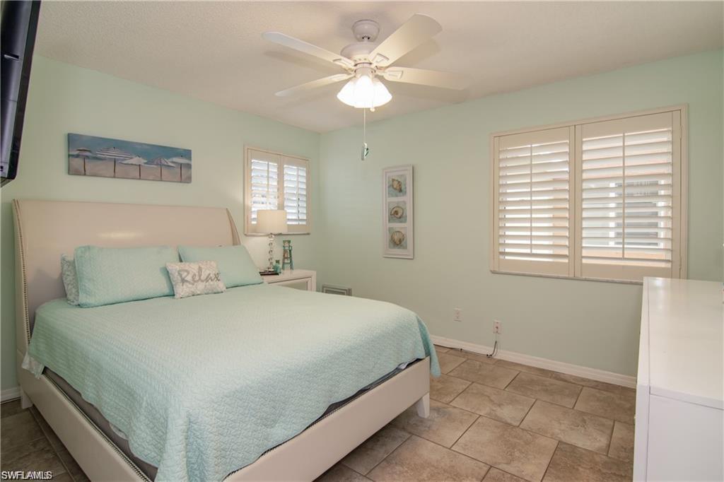 SORRENTO VILLAS - Residential Lease