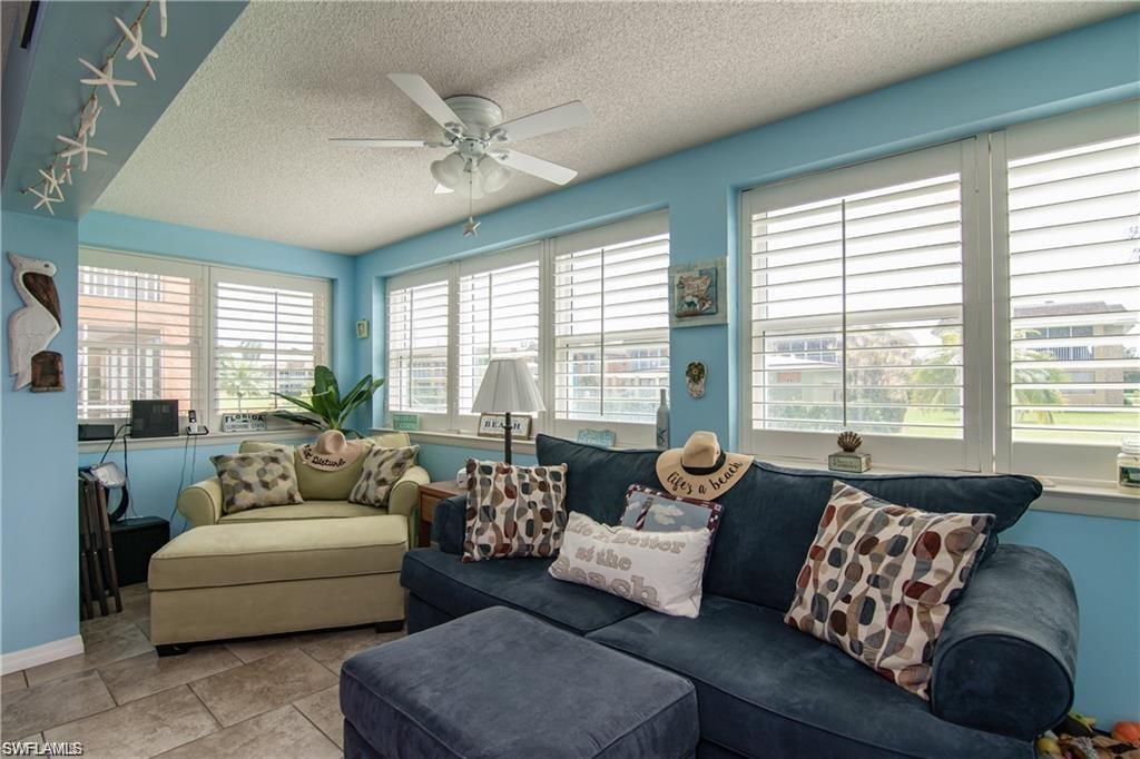 SORRENTO VILLAS - Residential Lease