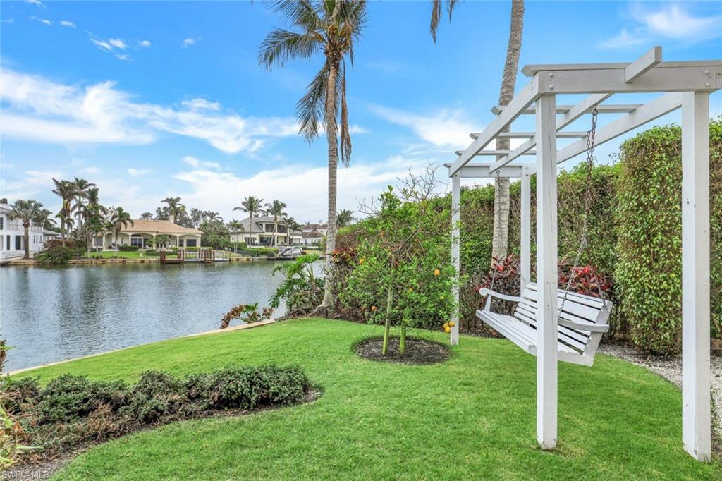 MOORINGS - Residential