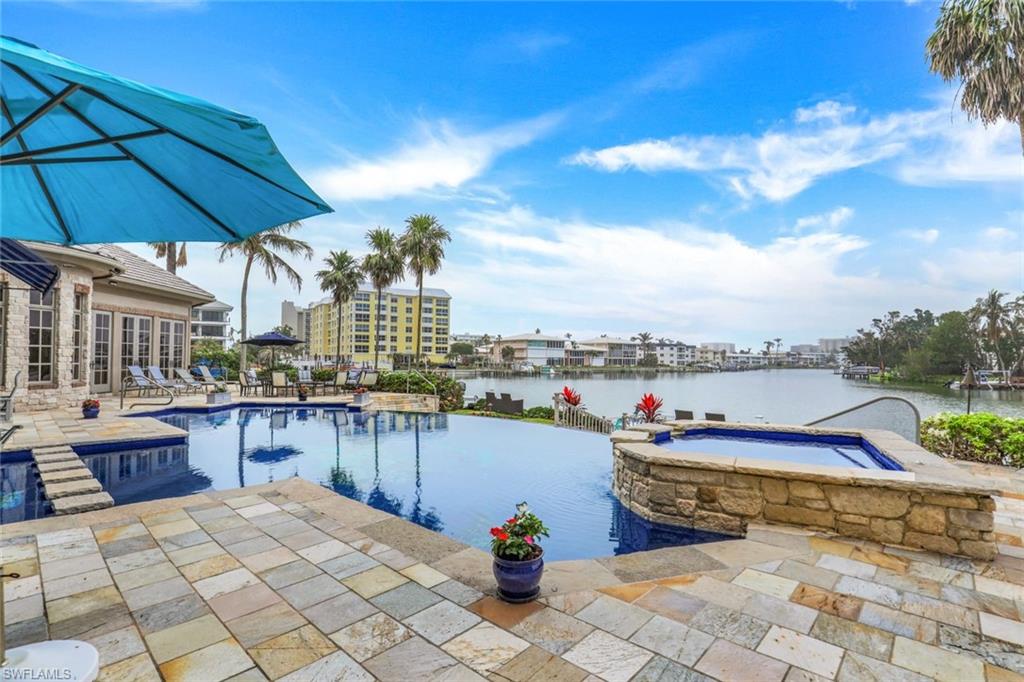 MOORINGS - Residential