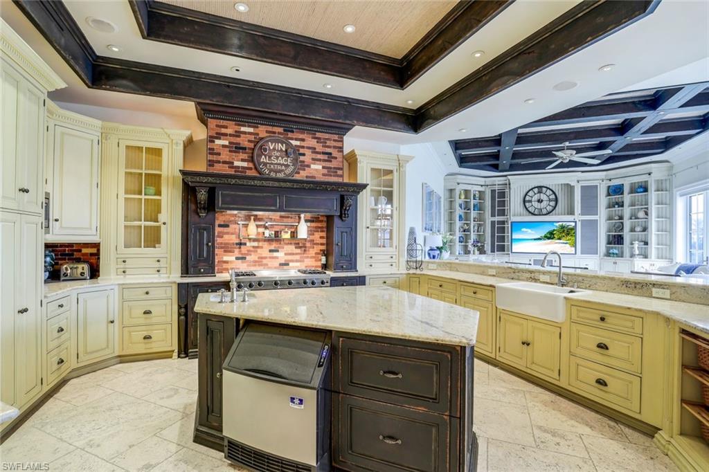 MOORINGS - Residential