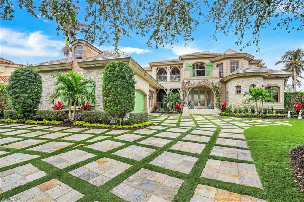 MOORINGS - Residential