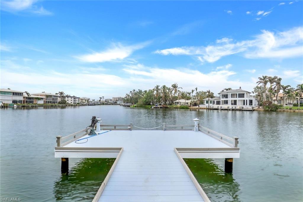 MOORINGS - Residential