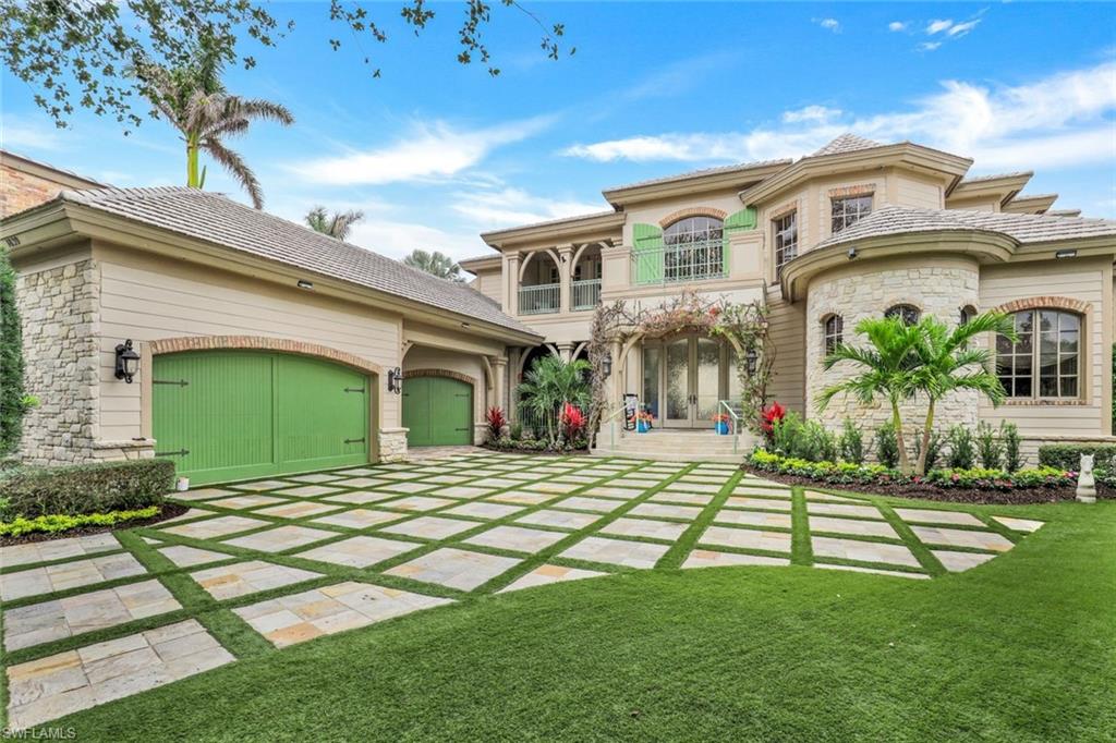 MOORINGS - Residential