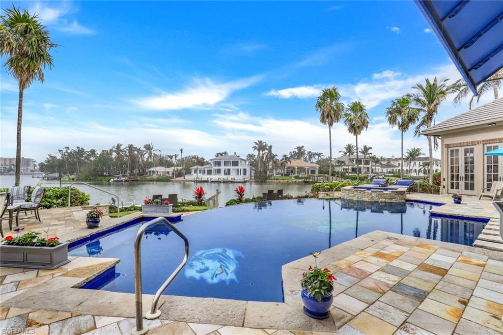 MOORINGS - Residential