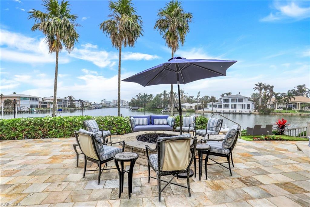 MOORINGS - Residential