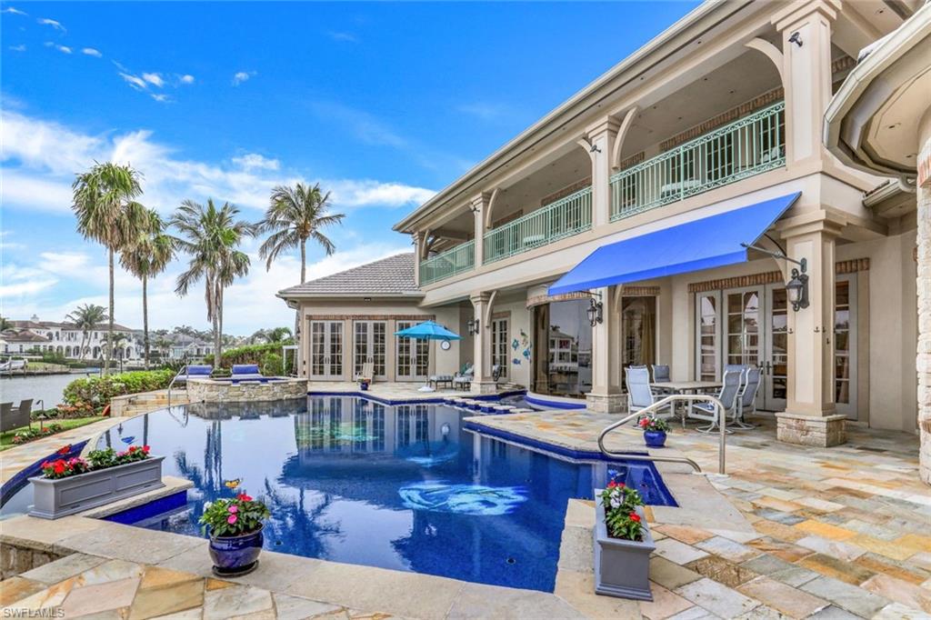 MOORINGS - Residential