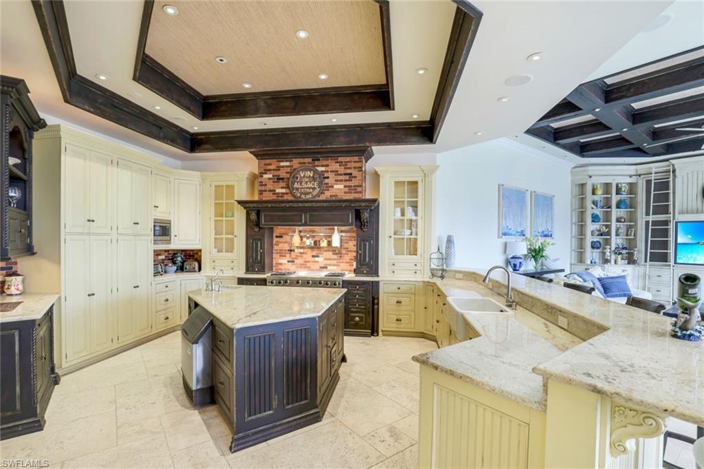 MOORINGS - Residential