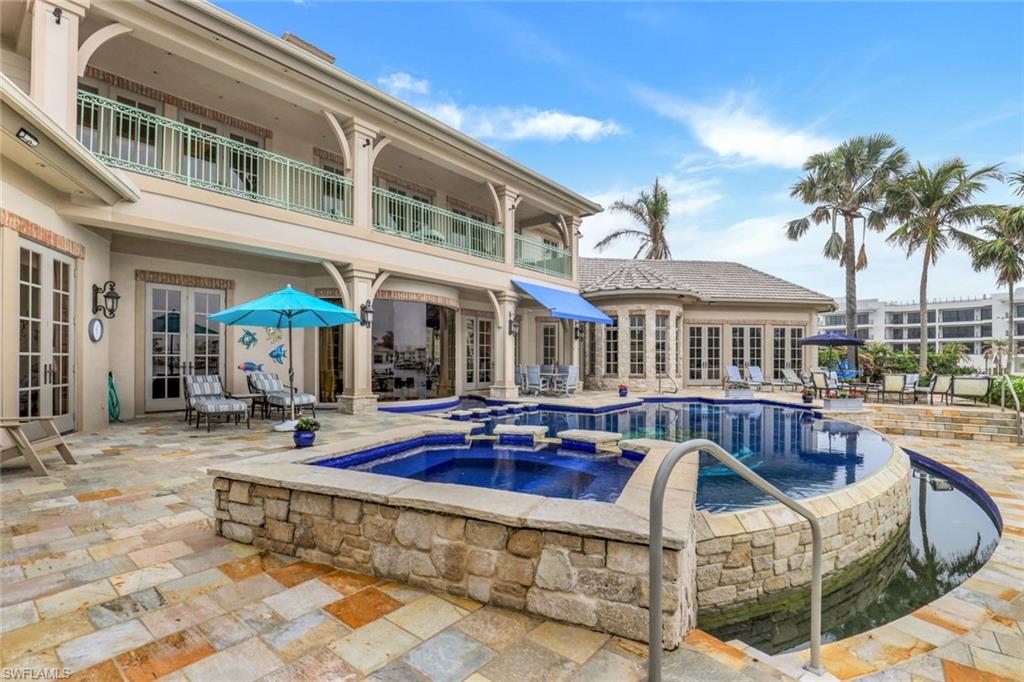 MOORINGS - Residential