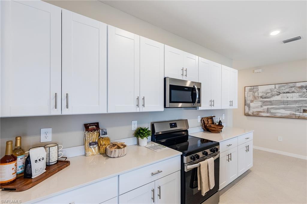 SAVANNA LAKES - Residential