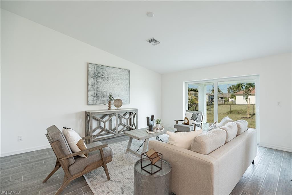 CAPE CORAL - Residential