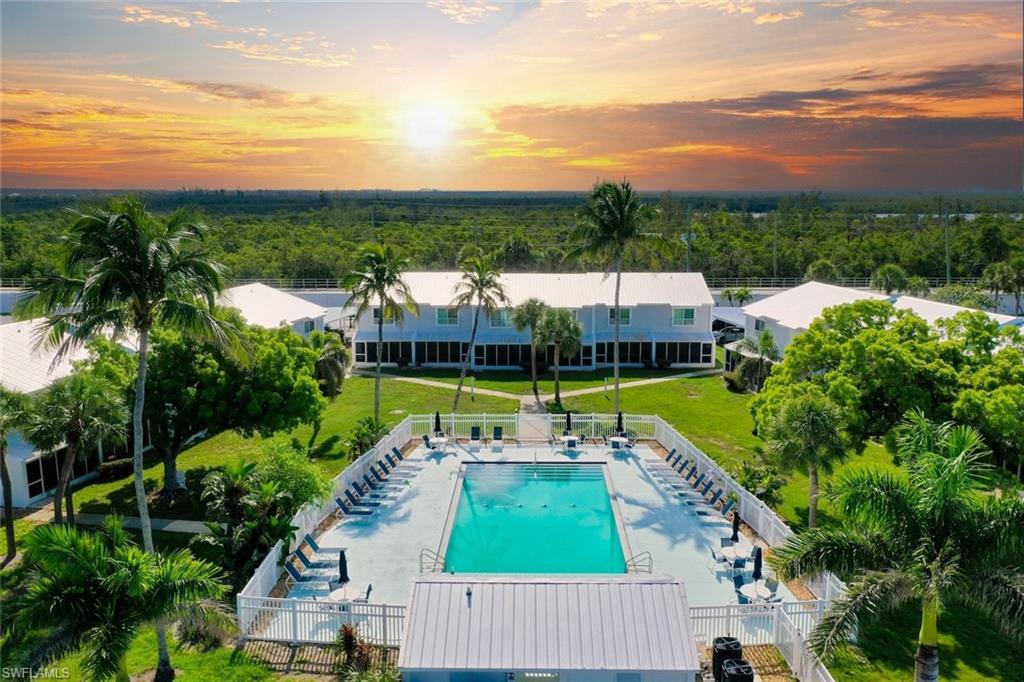 BOARDWALK CAPER - Residential