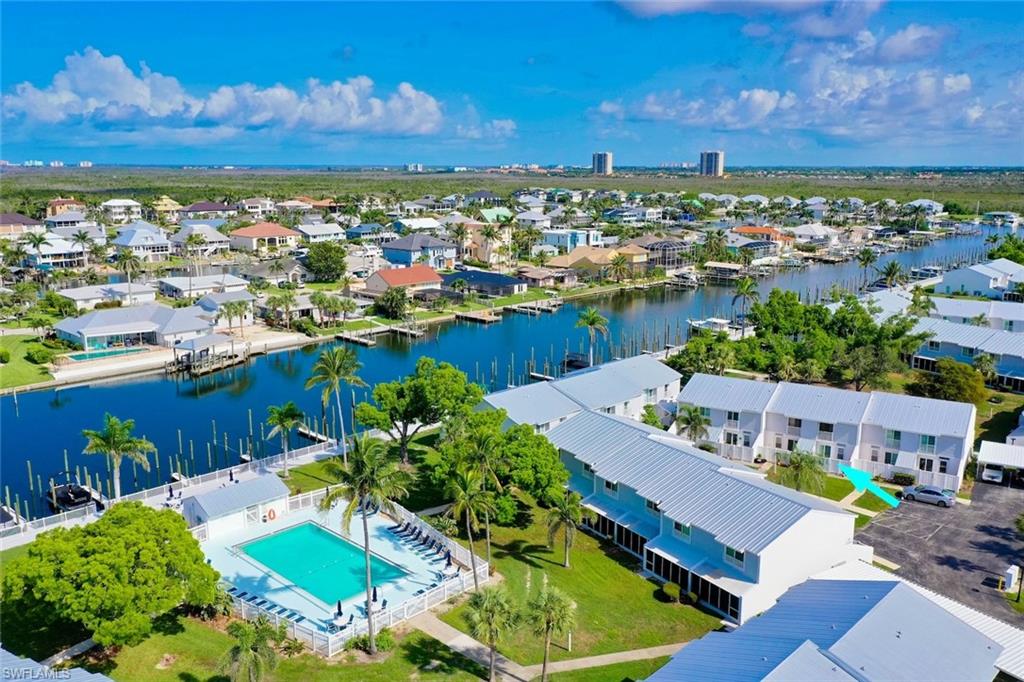 BOARDWALK CAPER - Residential