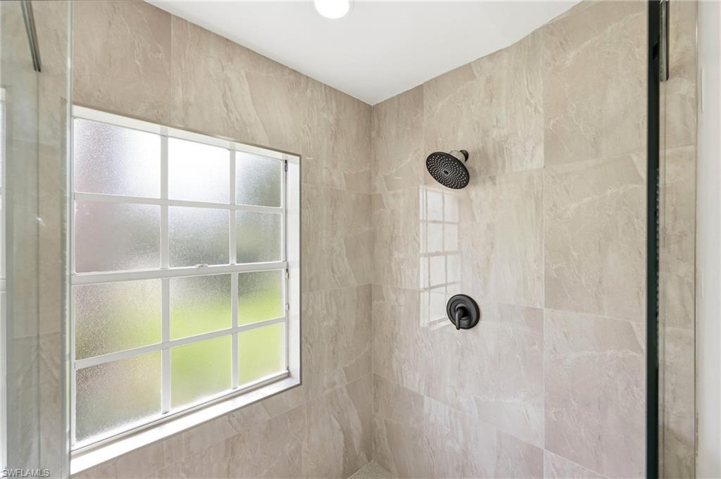 EMERALD LAKES - Residential Lease