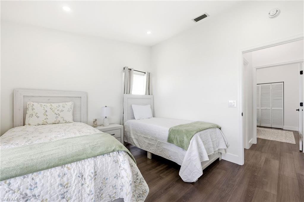 EMERALD LAKES - Residential Lease