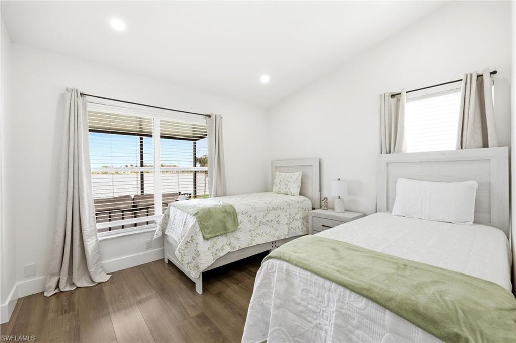 EMERALD LAKES - Residential Lease