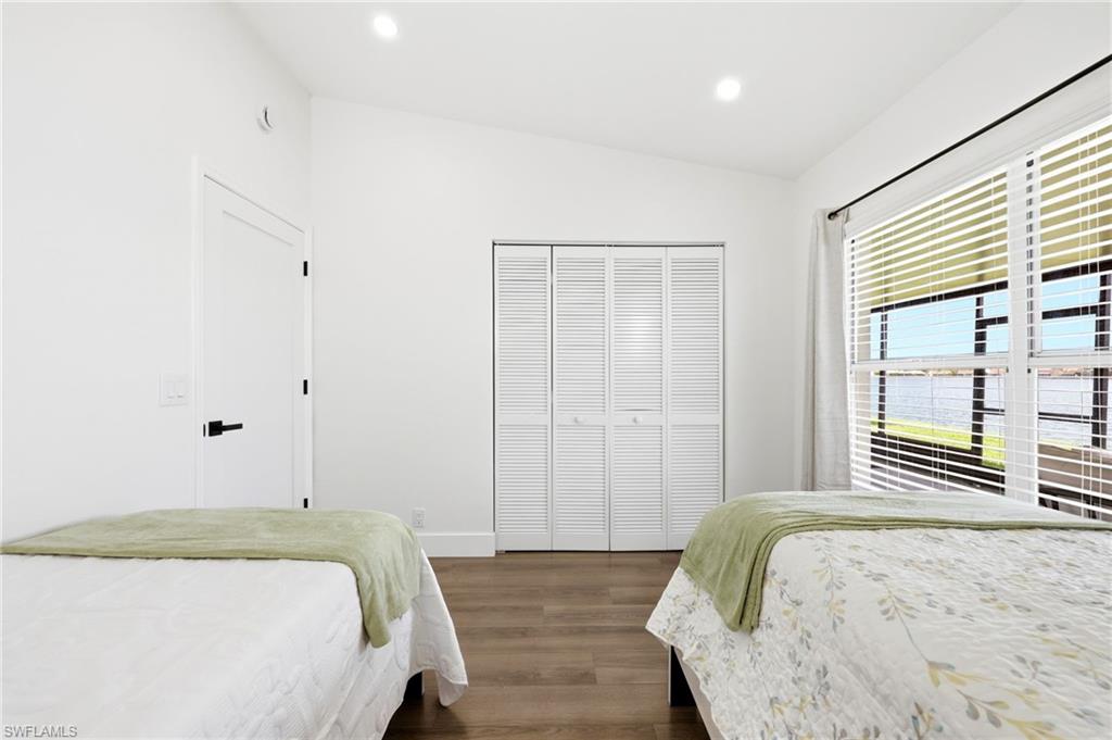 EMERALD LAKES - Residential Lease