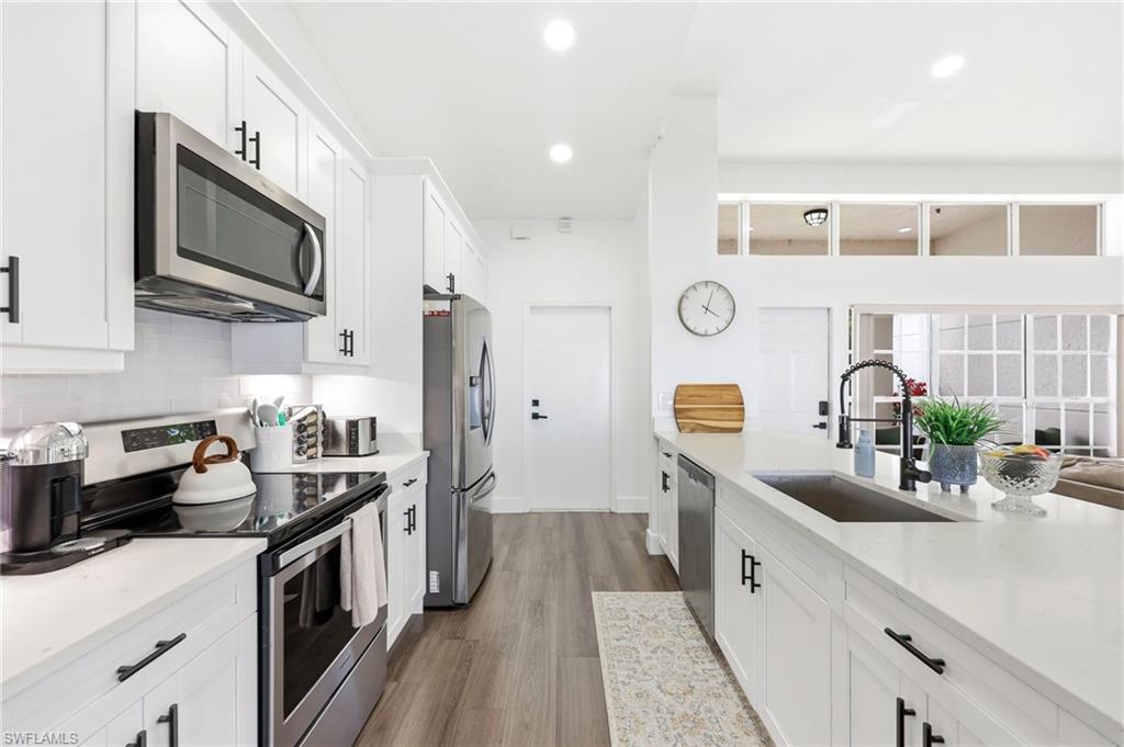 EMERALD LAKES - Residential Lease