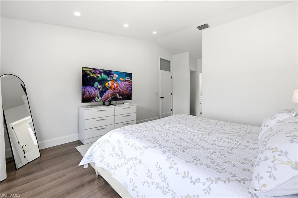 EMERALD LAKES - Residential Lease