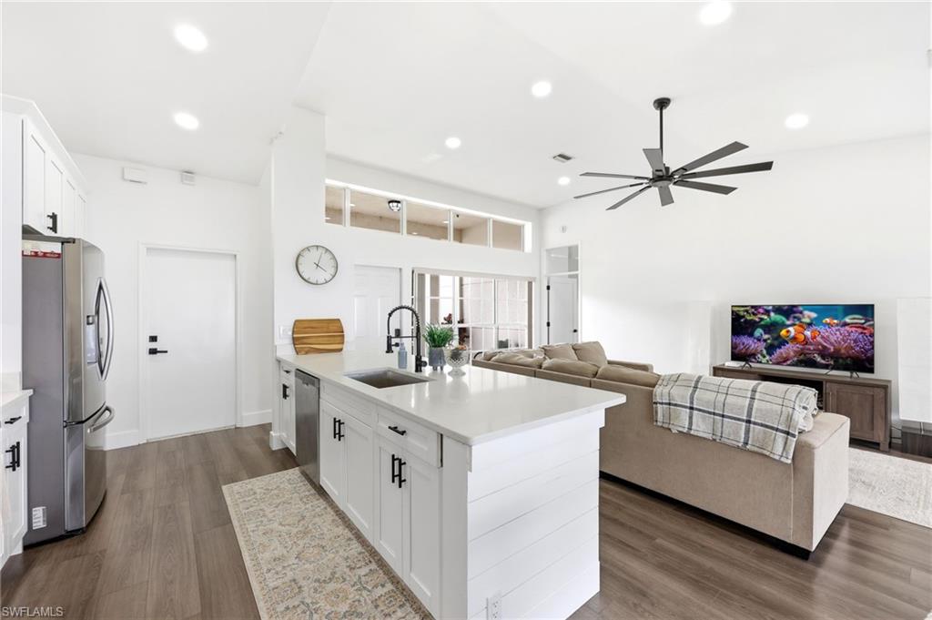 EMERALD LAKES - Residential Lease