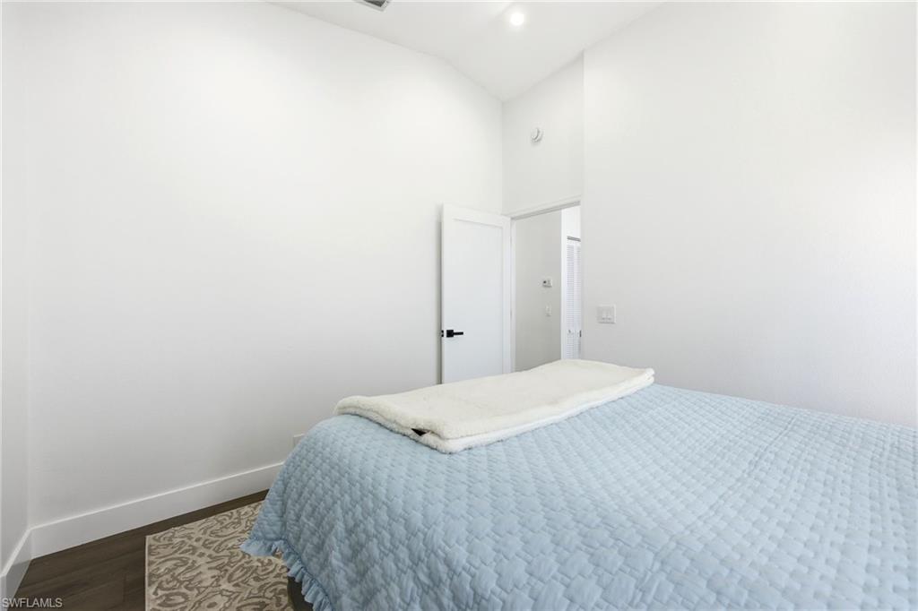 EMERALD LAKES - Residential Lease