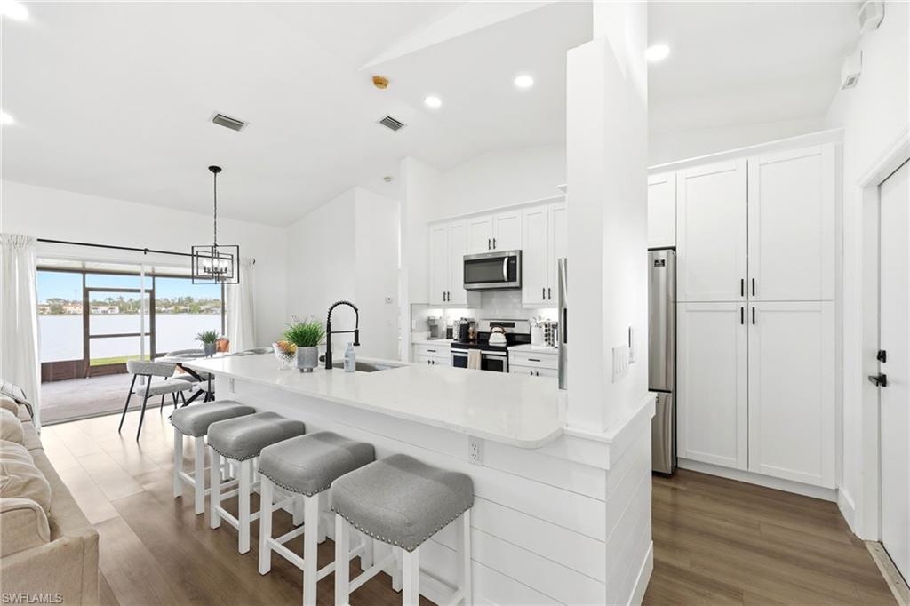 EMERALD LAKES - Residential Lease