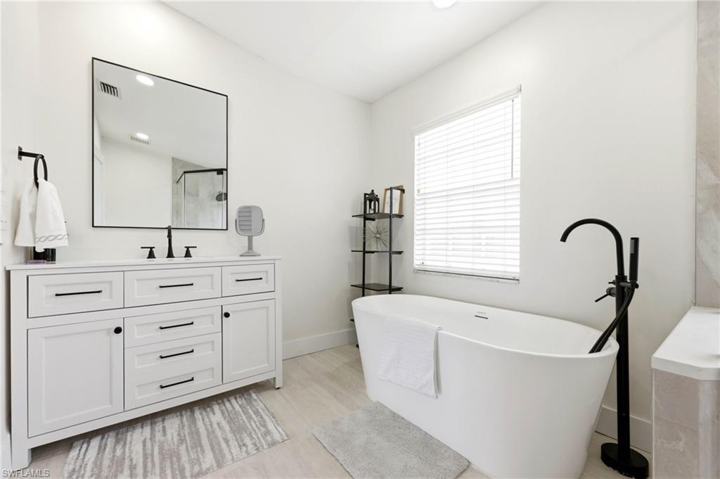 EMERALD LAKES - Residential Lease