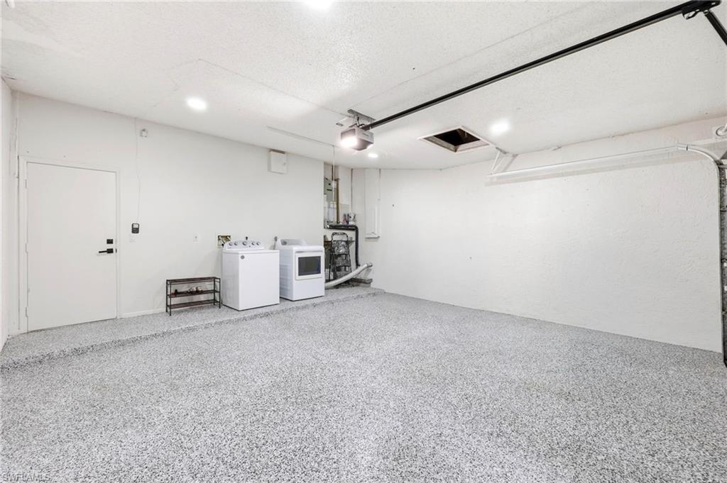 EMERALD LAKES - Residential Lease