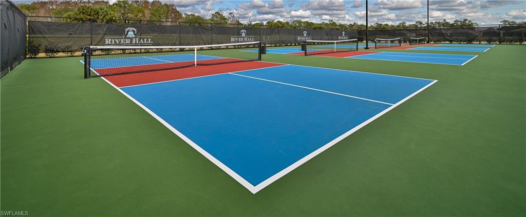 COUNTRY CLUB - Residential