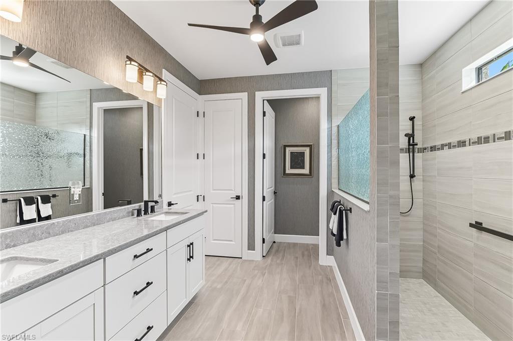 COUNTRY CLUB - Residential