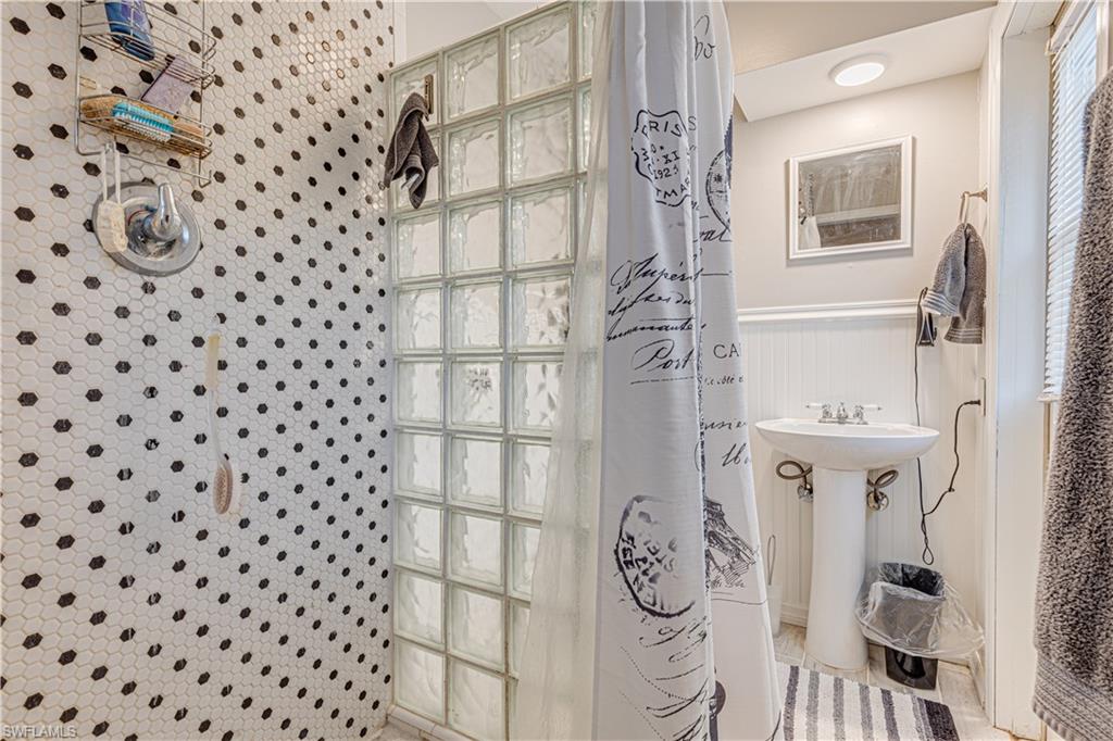 LELY PINES - Residential