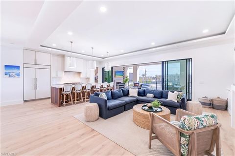 82 9th ST S 303 NAPLES FL 34102