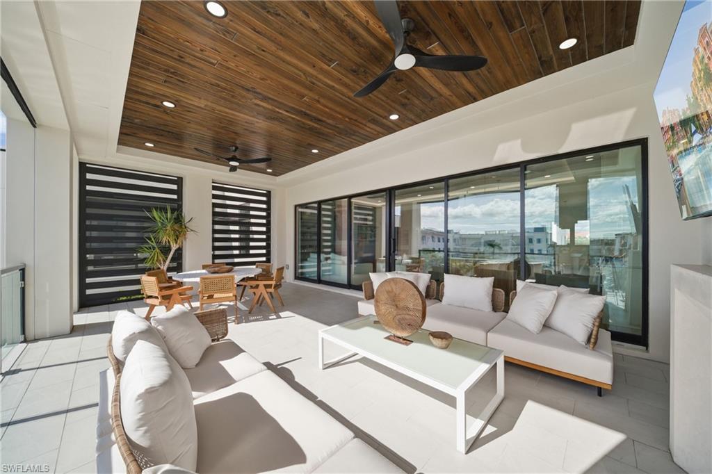 STELLA NAPLES - Residential