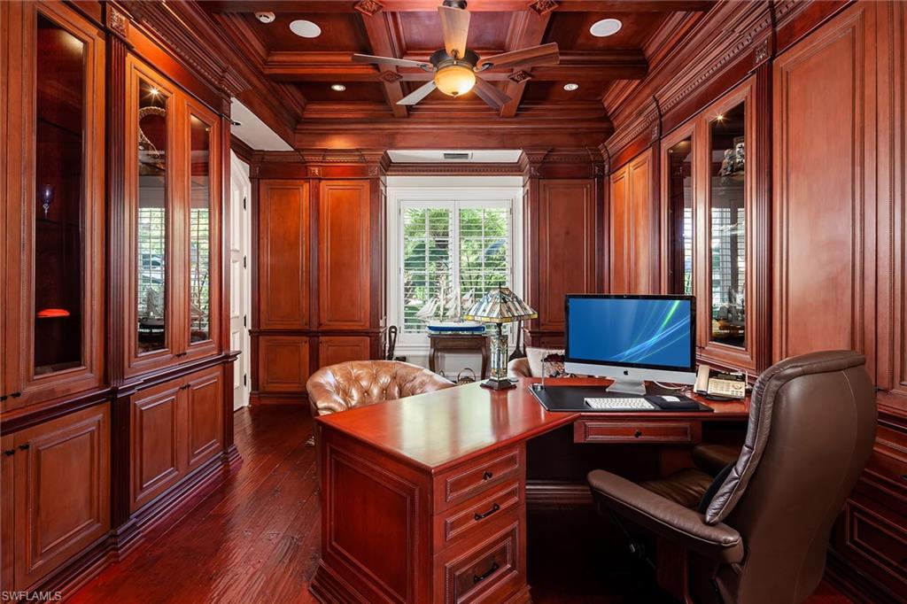 ESCADA AT TIBURON - Residential