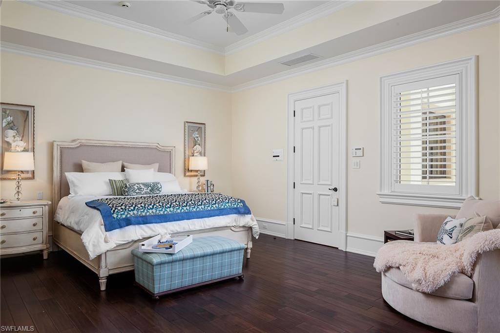 ESCADA AT TIBURON - Residential