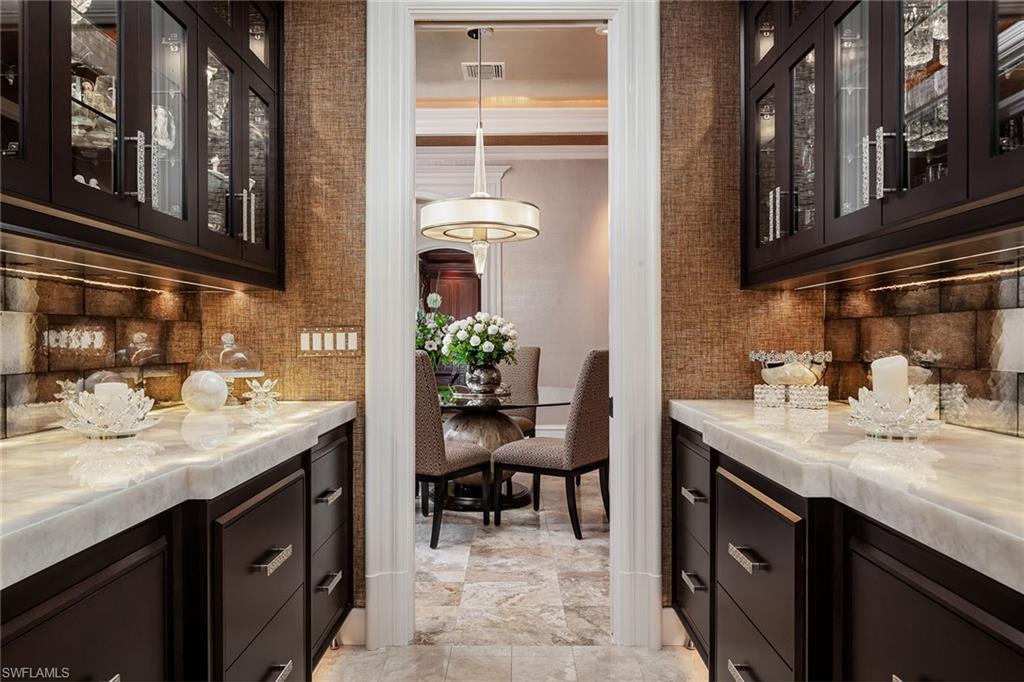 ESCADA AT TIBURON - Residential