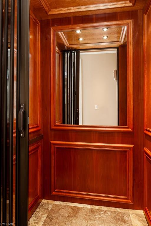 ESCADA AT TIBURON - Residential