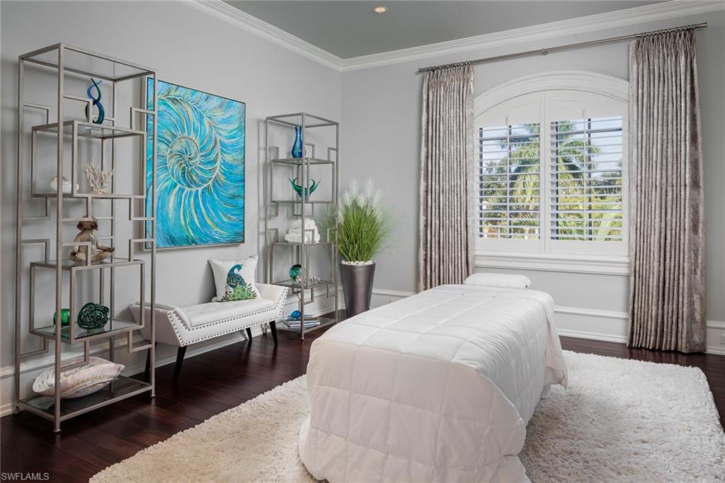 ESCADA AT TIBURON - Residential