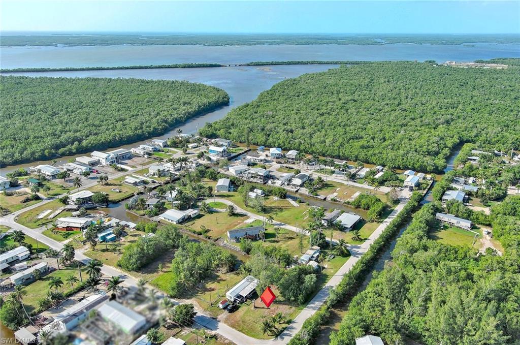 PLANTATION ISLAND - Land